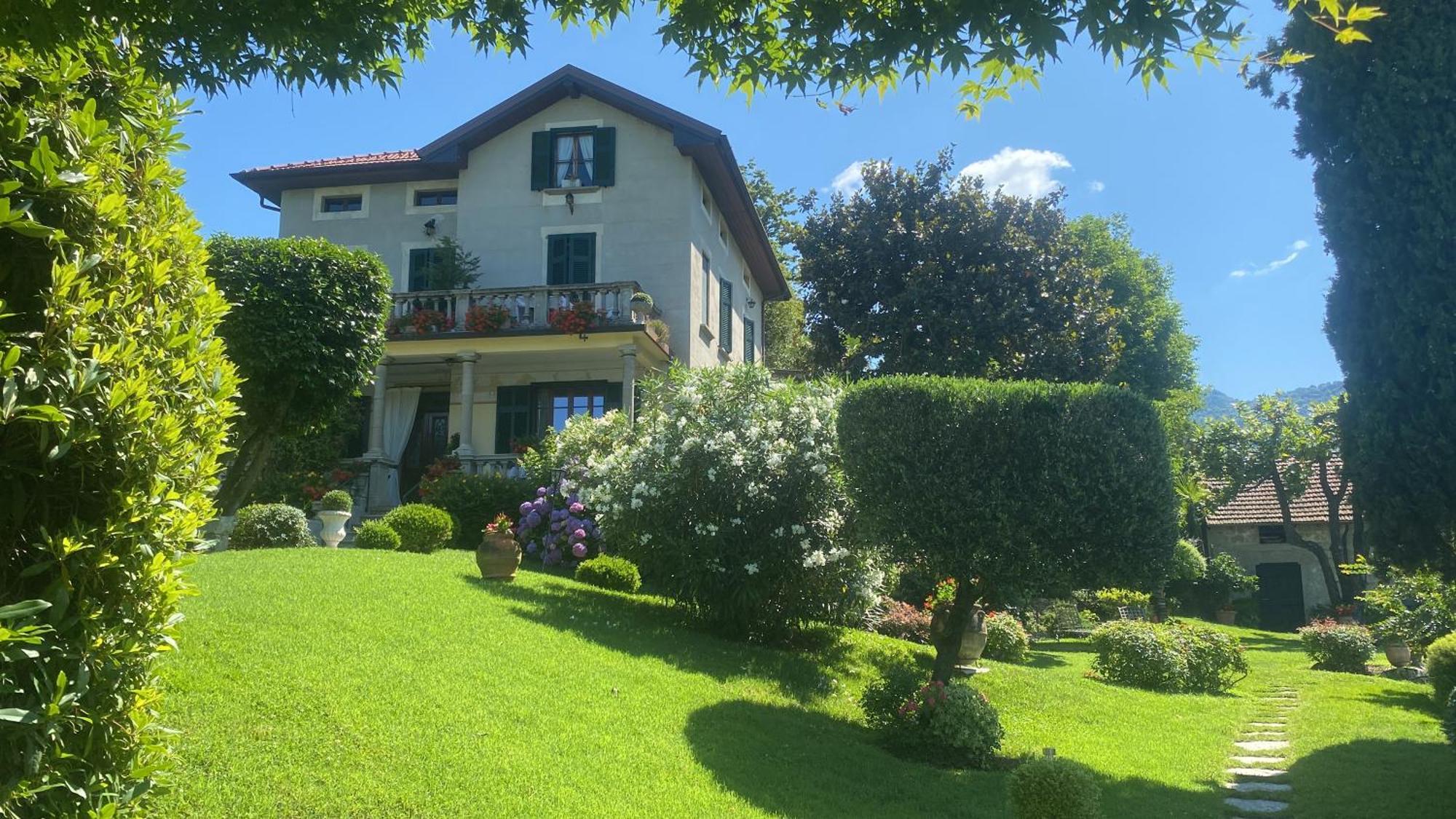 Bed and Breakfast Il Motto Di Tommy Castelveccana Экстерьер фото