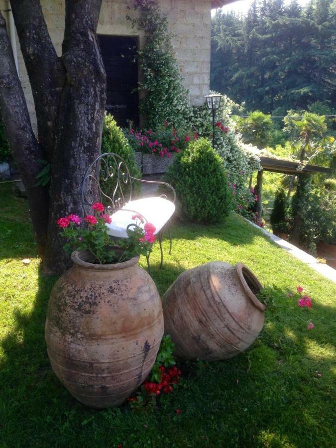 Bed and Breakfast Il Motto Di Tommy Castelveccana Экстерьер фото