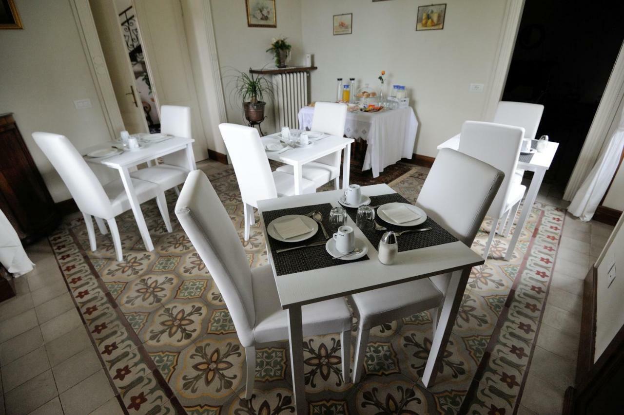 Bed and Breakfast Il Motto Di Tommy Castelveccana Экстерьер фото